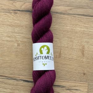4-ply  - Hand-dyed 100% alpaca yarn - Deep Foxglove