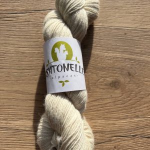4-ply - 100% alpaca yarn, natural white