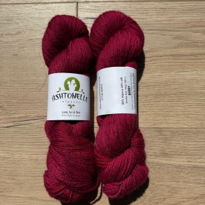 DK - Hand dyed alpaca Silk Blend - Berry